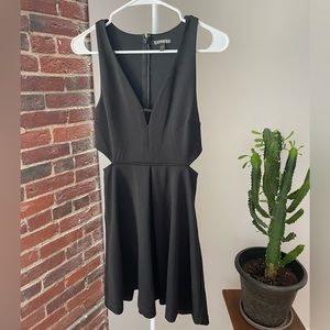 Women’s Beautiful Express Cut-Out Little Black Dress 🖤 - Size 6